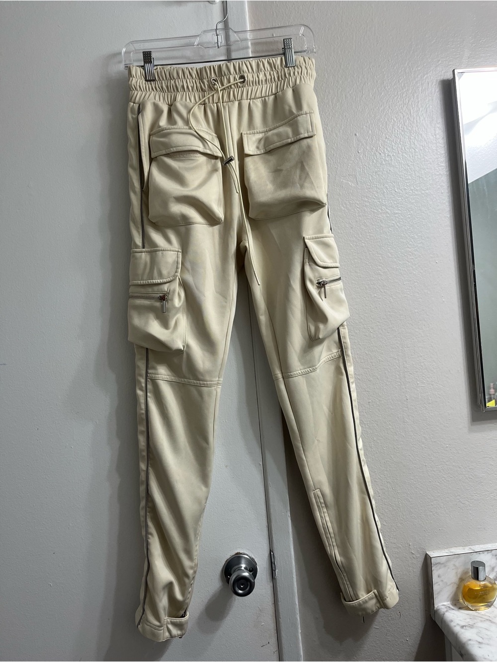 Men's Cargo Joggers in Cream with Utility Pockets